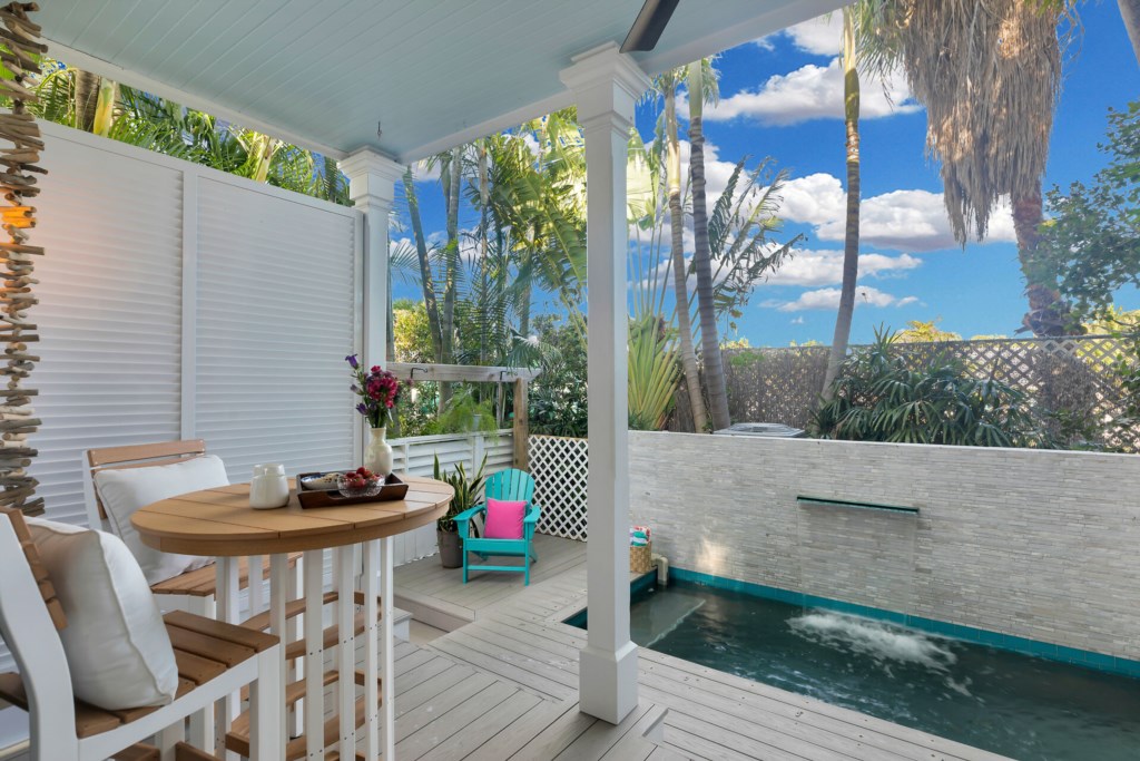 Bahama Village Sanctuary - Family & Dog Friendly