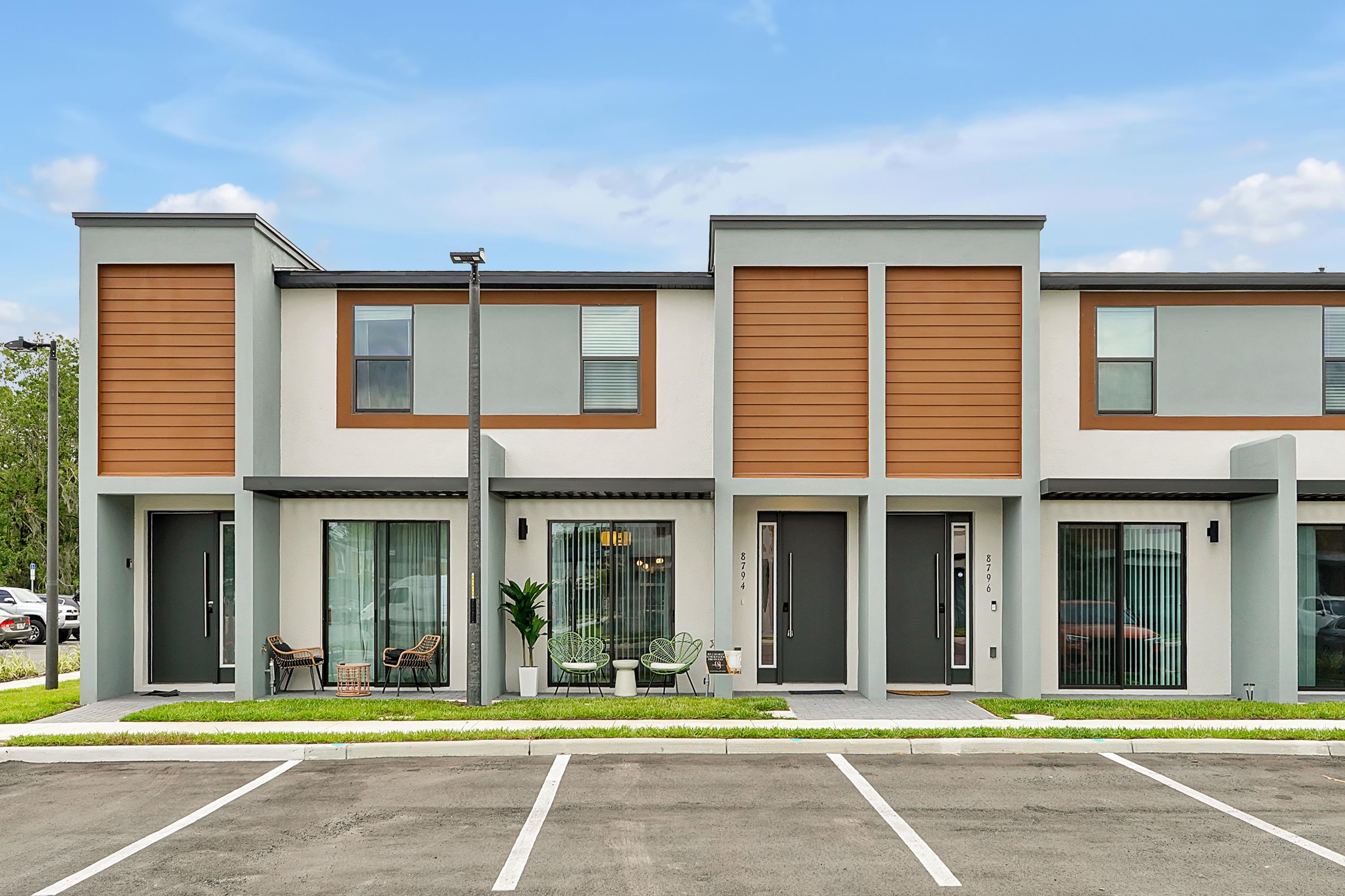 3 bedroom vacation townhouse at The Hub at Westside Reserve - Image 1