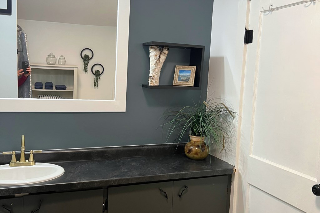 Cozy Mitten Bathroom