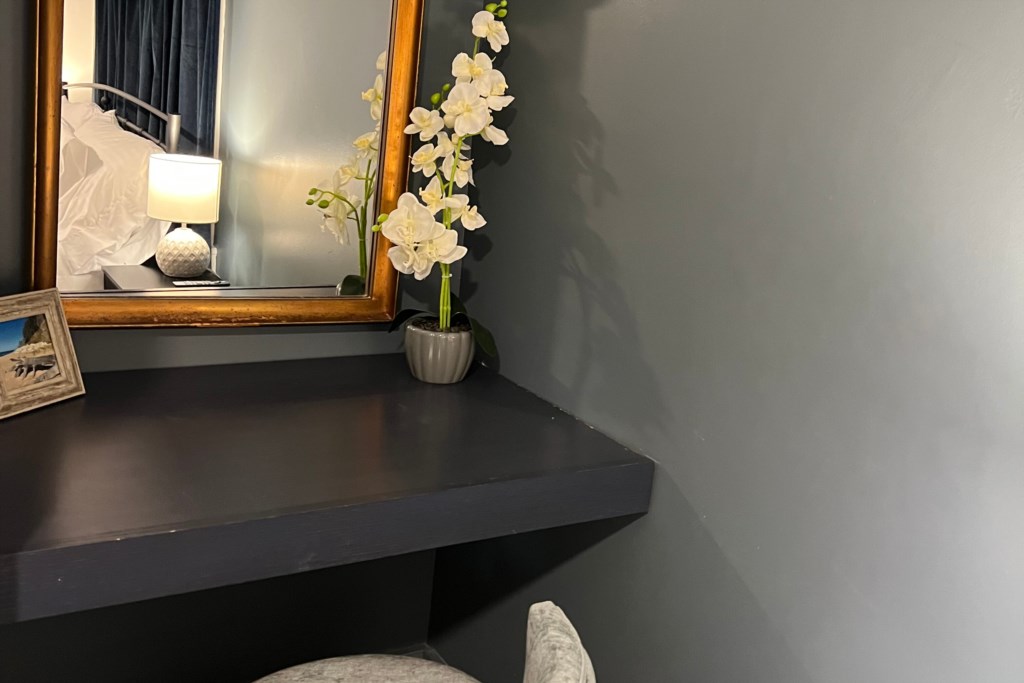 CozyMittenBedroomNook