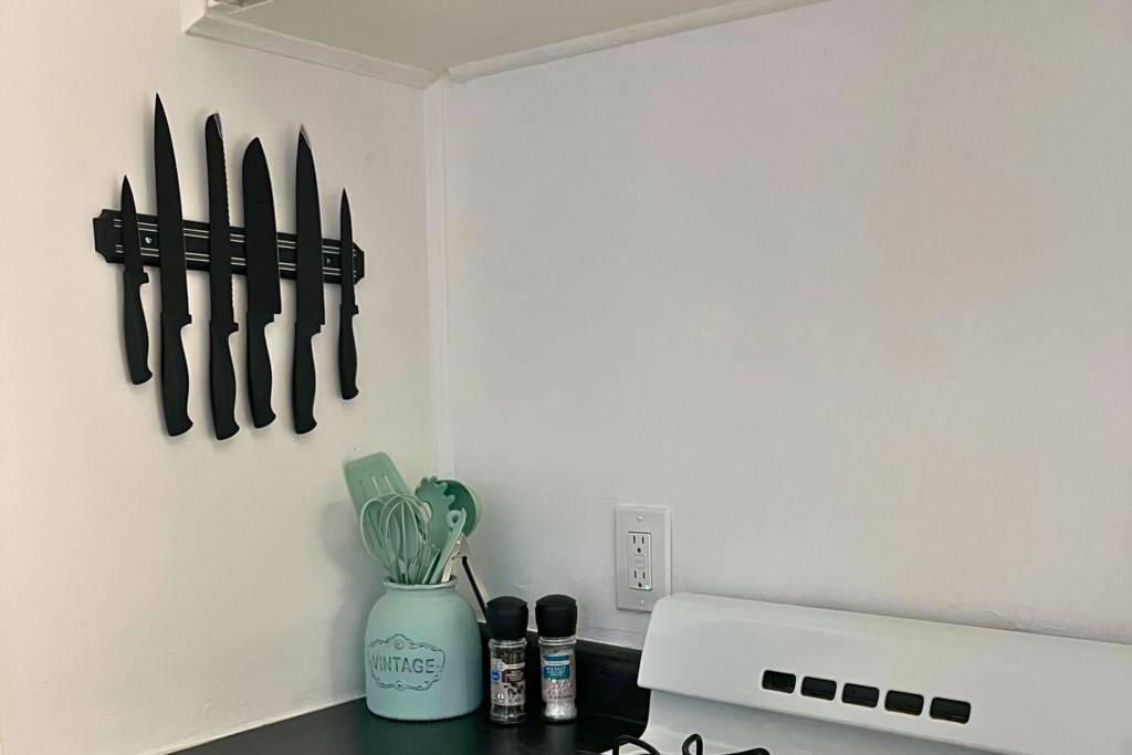 Cozy Mitten Kitchen Knives