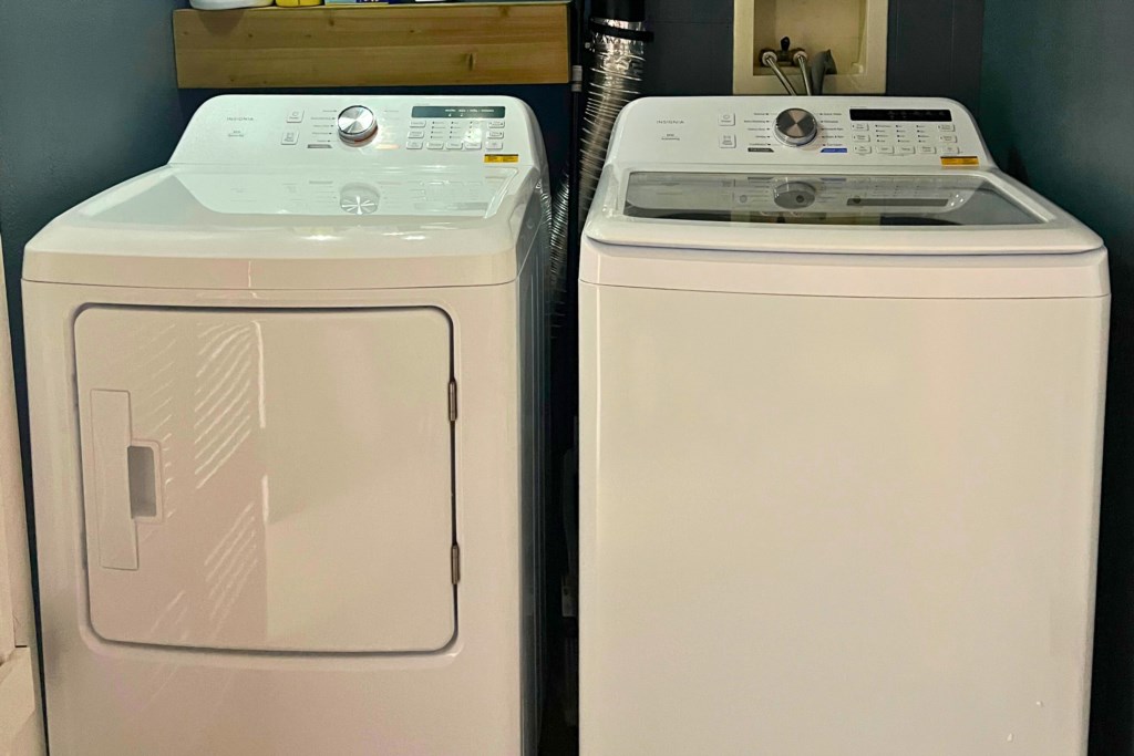 Cozy Mitten Laundry Area