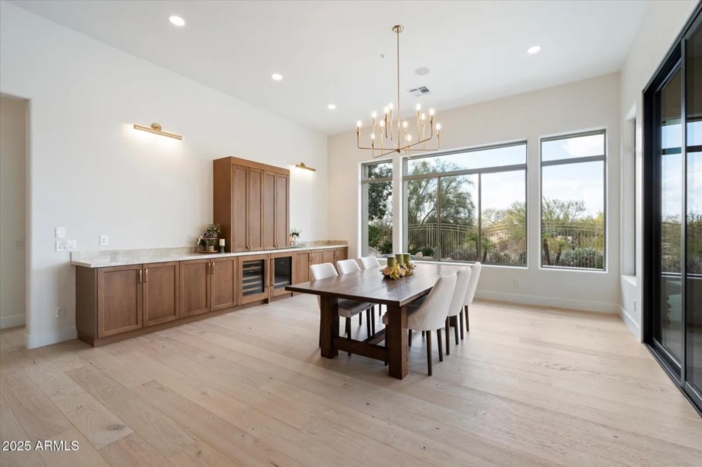 8d59bdfaae02f6236ddad94f4460379bl-m2068166117rd-w1280_h960