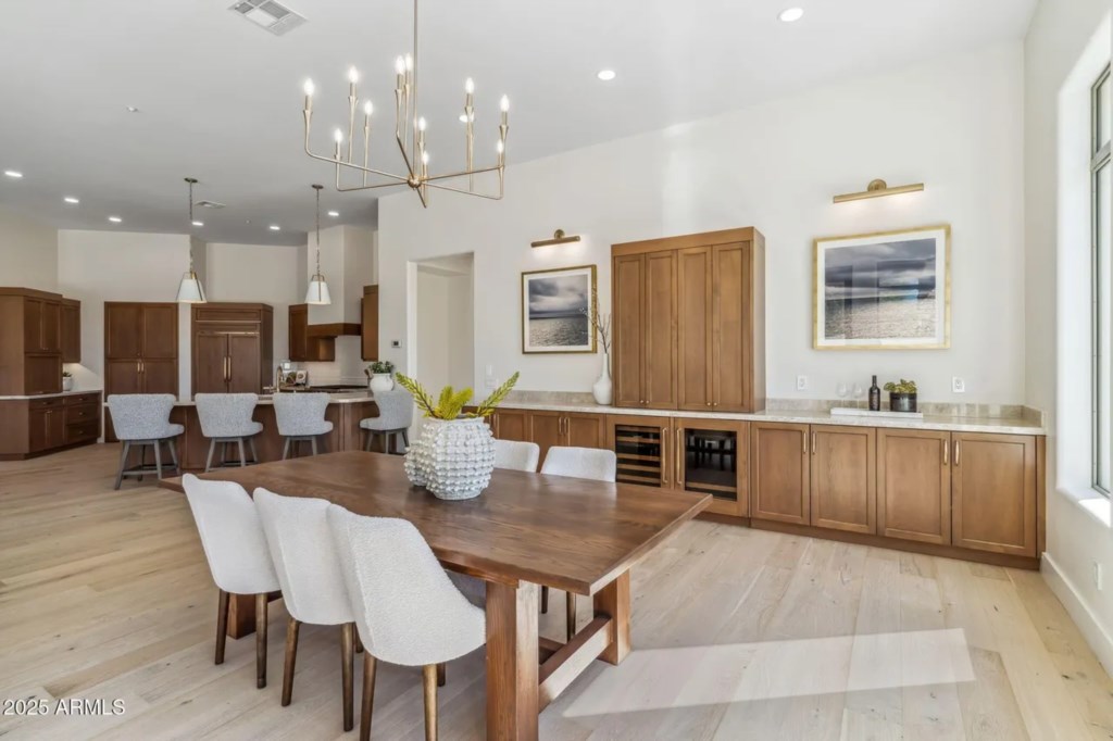 8d59bdfaae02f6236ddad94f4460379bl-m4152768381rd-w1280_h960