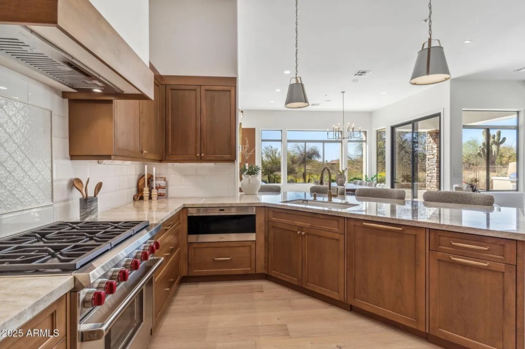 8d59bdfaae02f6236ddad94f4460379bl-m2940512248rd-w1280_h960