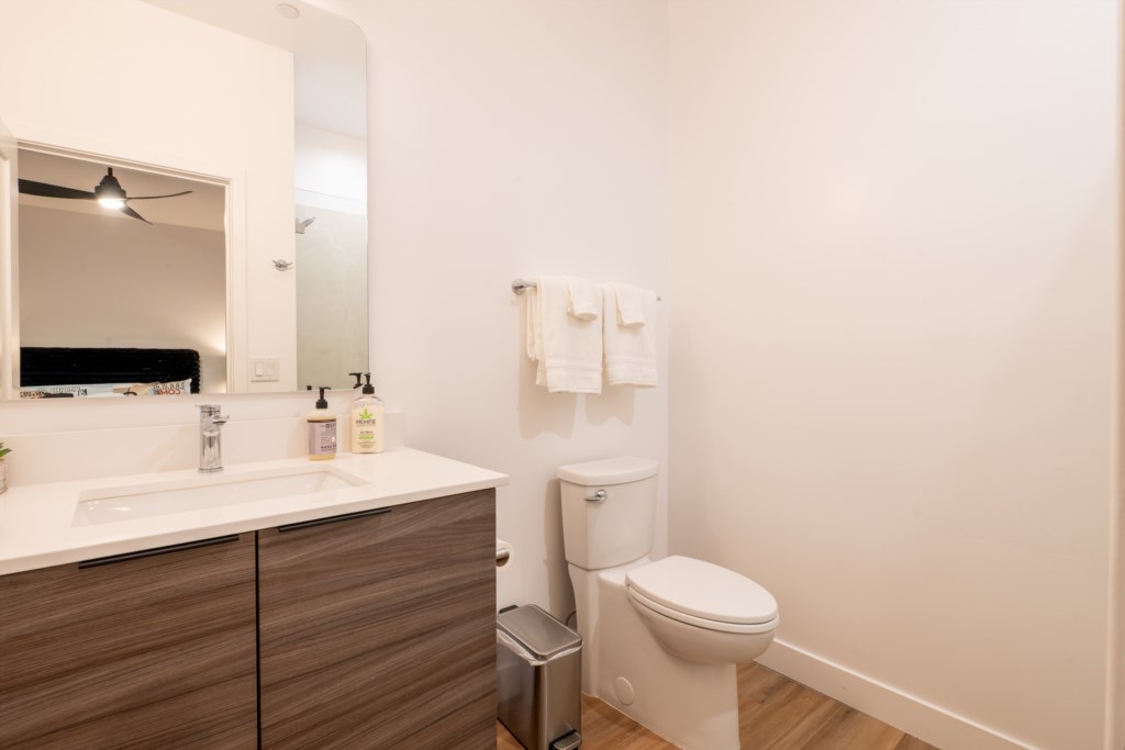 Bathroom ensuite bedroom 2