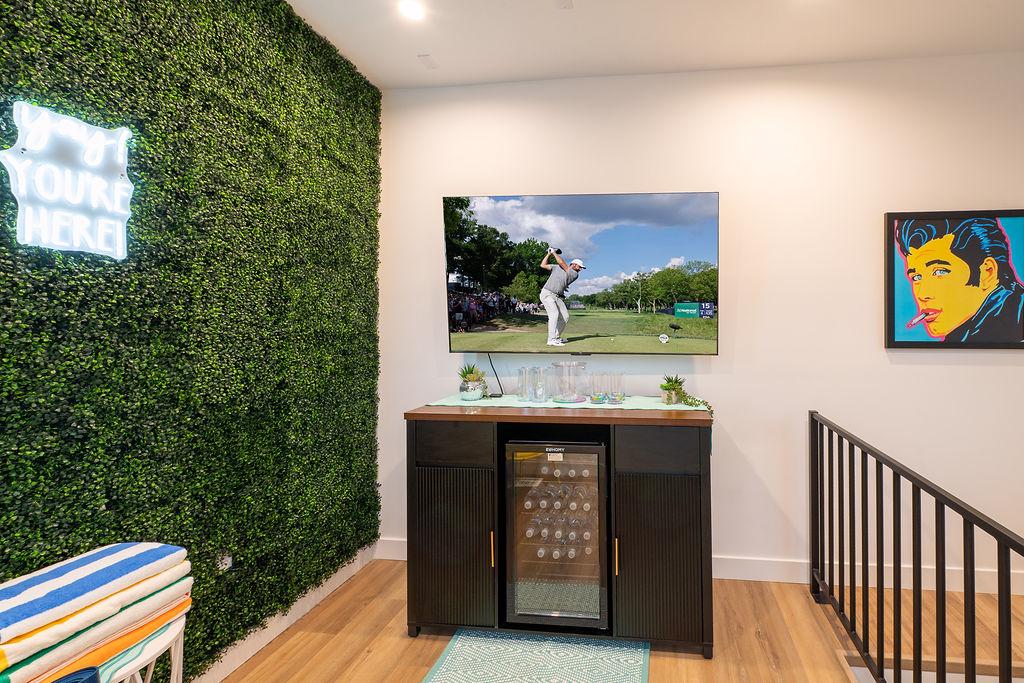  Indoor game area and open living space