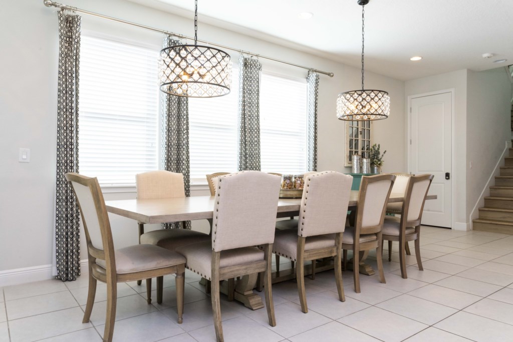 Dining for 10 people