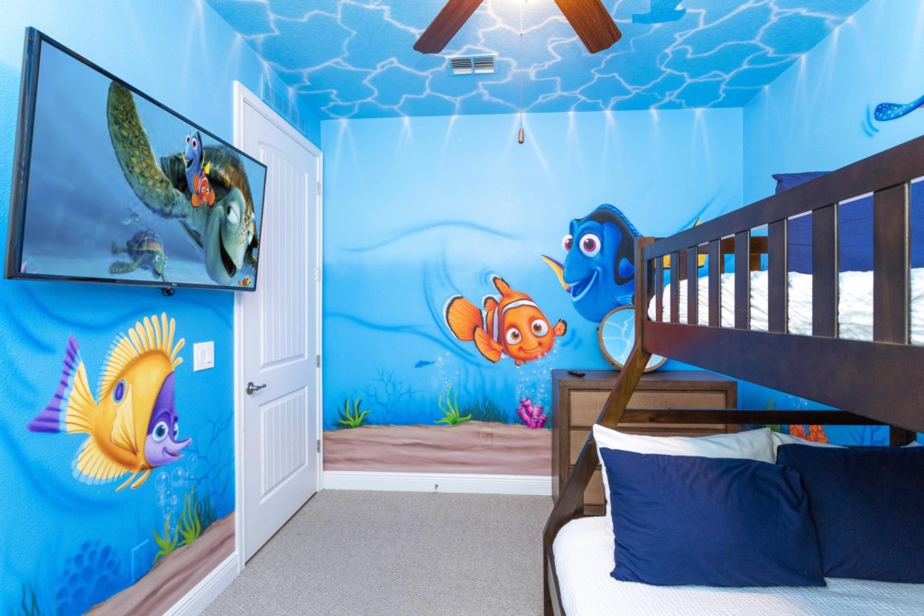Finding Nemo Themed Bedroom w/ Bunk Bed