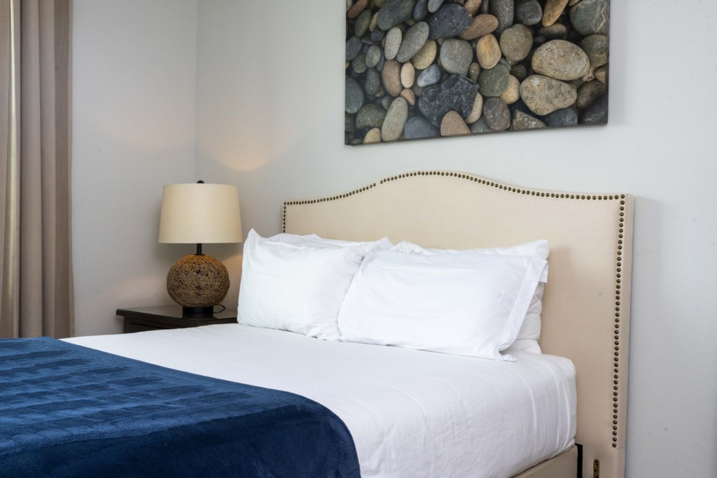 Queen Bedroom 2nd Floor