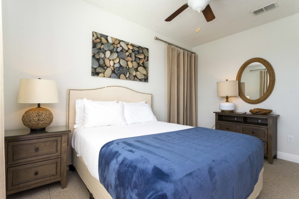 Queen Bedroom 2nd Floor