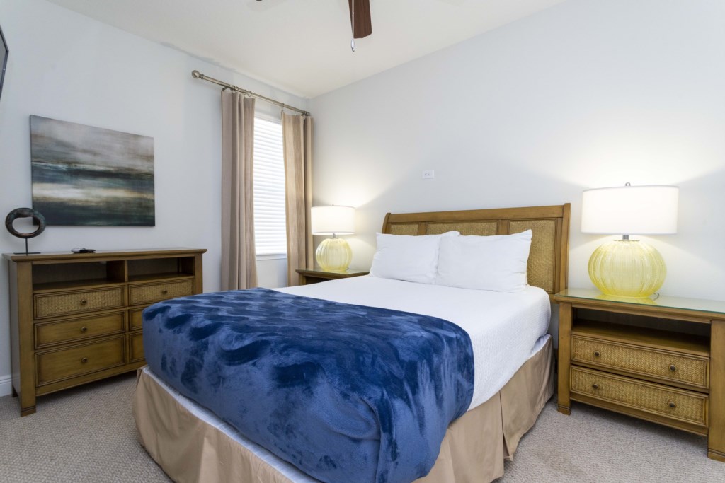 Queen Bedroom 2nd Floor