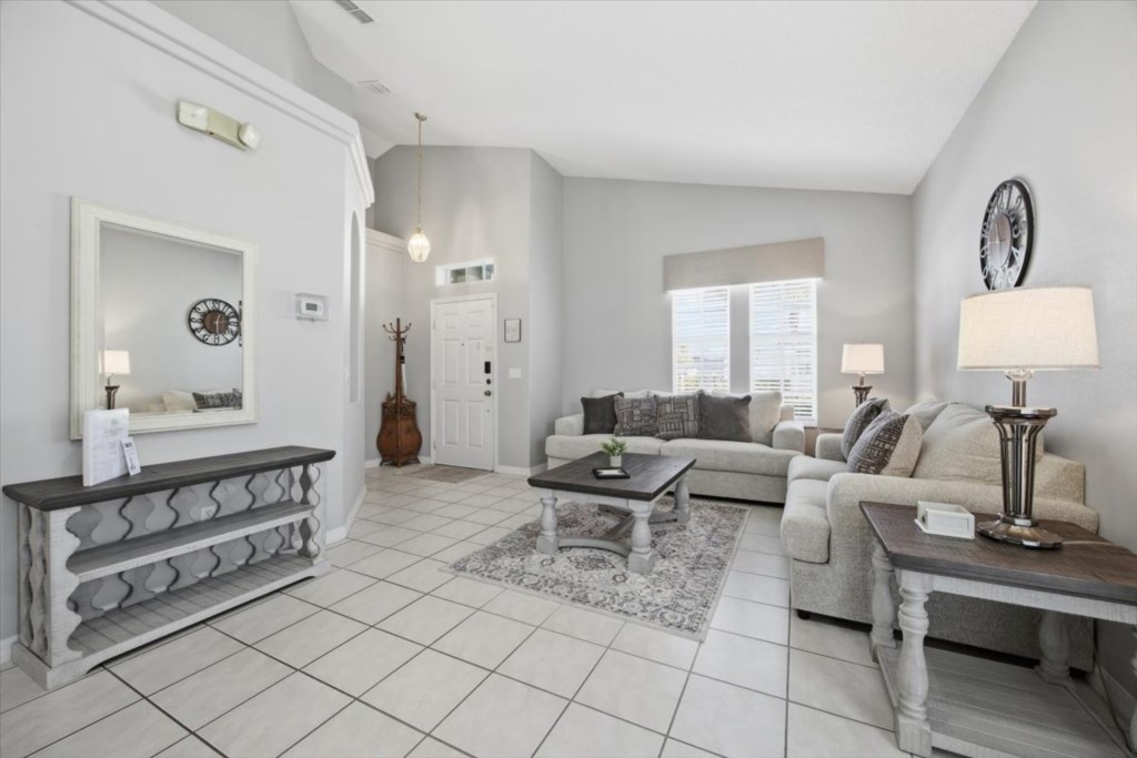 05-260108_16630RollingGreenDr_05