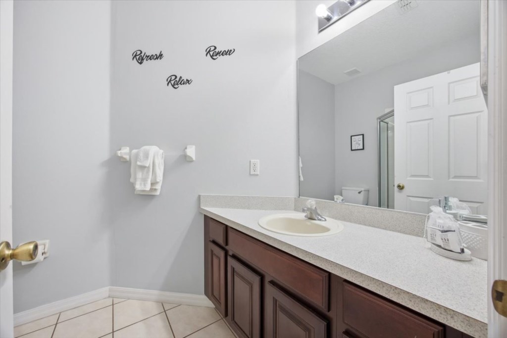 13-260108_16630RollingGreenDr_13