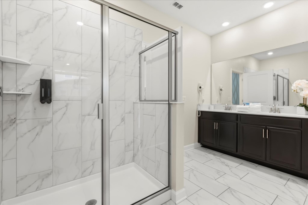 8 bedroom vacation house at Storey Lake - Image 48