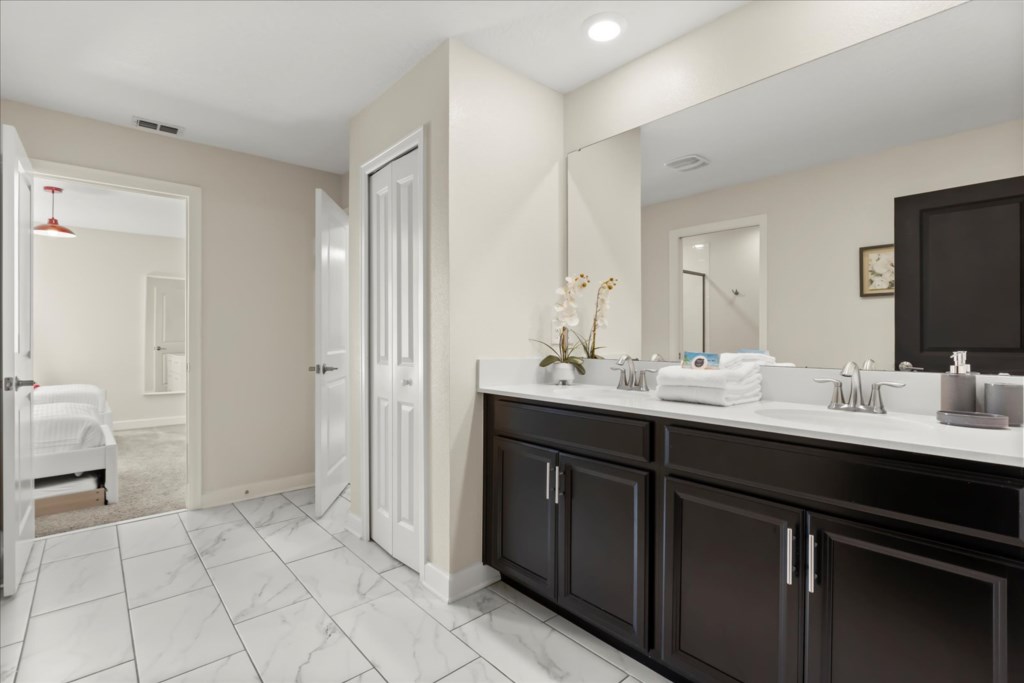 8 bedroom vacation house at Storey Lake - Image 51