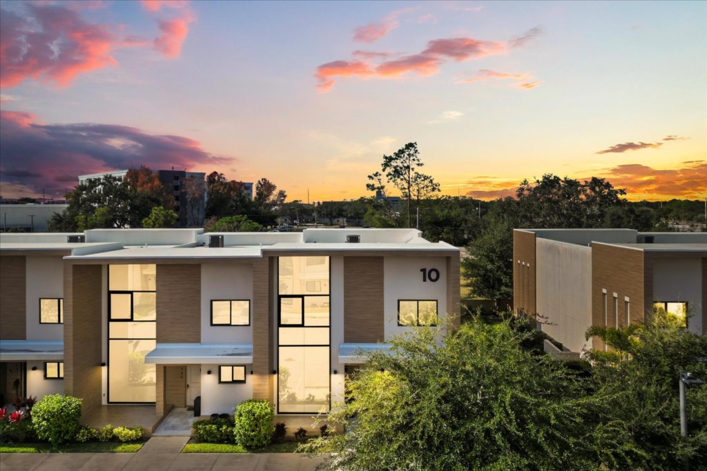 4 bedroom vacation townhouse at Magic Village Views - Image 1