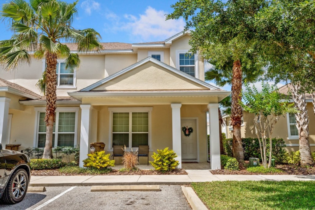 Exterior View: The front of the vacation home showcases its charming and welcoming facade.