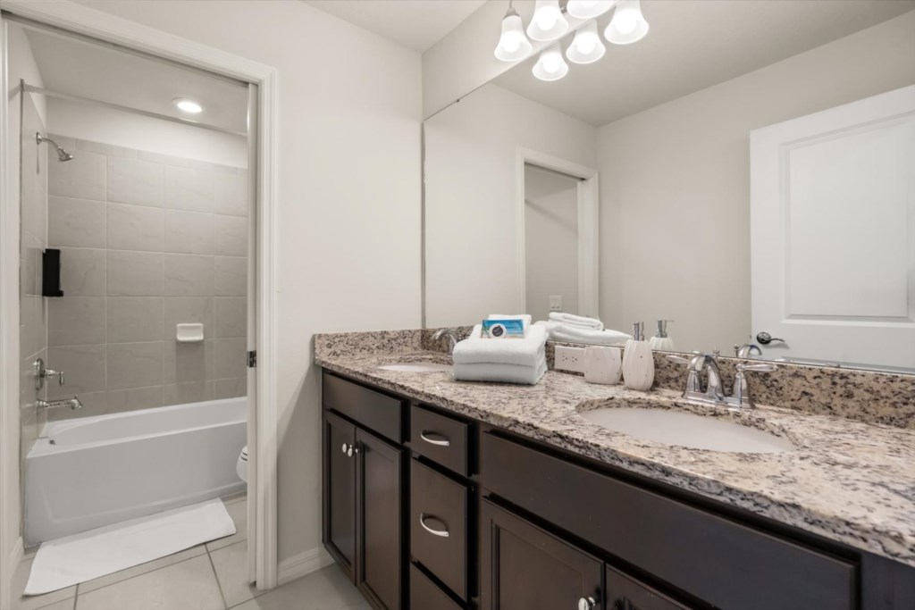 7 bedroom vacation house at Windsor Island Resort - Image 34