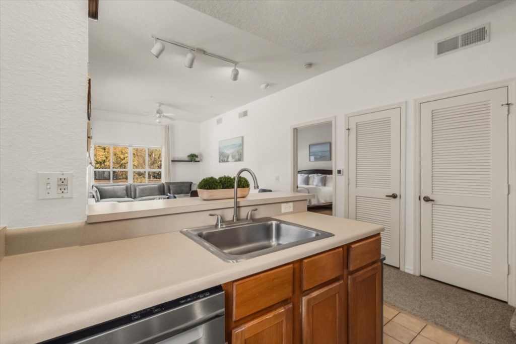 4 bedroom vacation townhouse at Venetian Bay Villages - Image 9