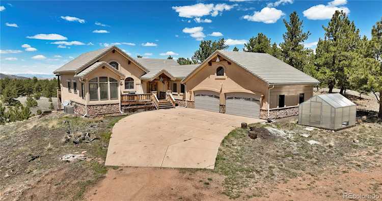 Beautiful 3 bedroom home located on 80+ hike able acres.