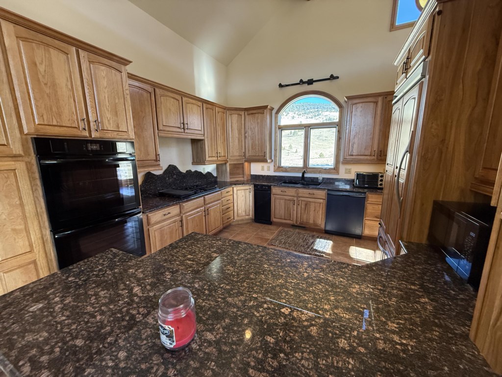 Plenty of prep space for large family meals