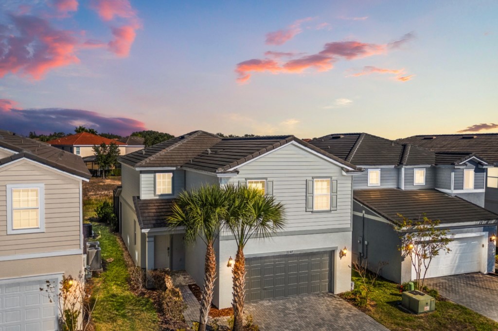 5 bedroom vacation house at Solterra - Image 1