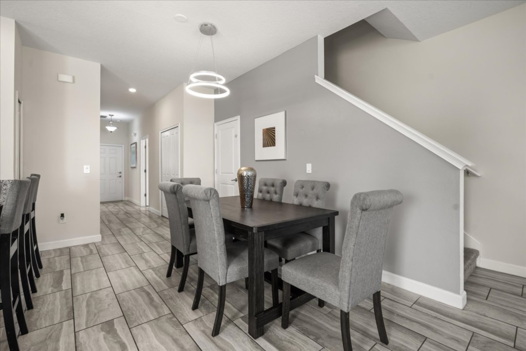 5 bedroom vacation townhouse at Storey Lake - Image 4