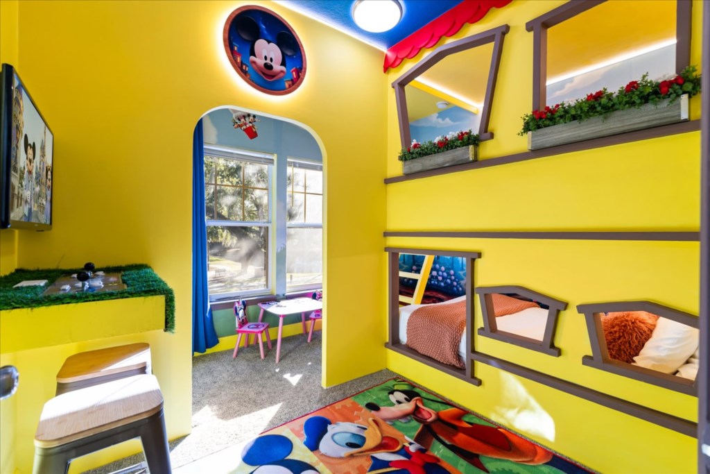 4 bedroom vacation townhouse at Lucaya Village - Image 15