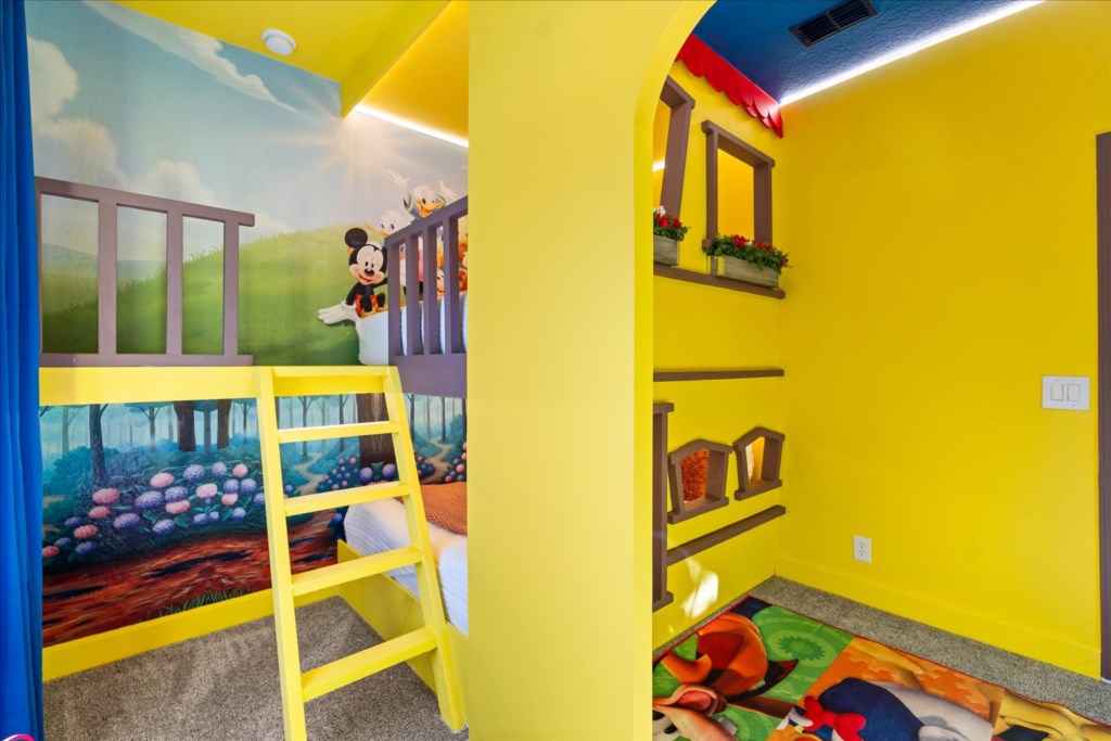 4 bedroom vacation townhouse at Lucaya Village - Image 16