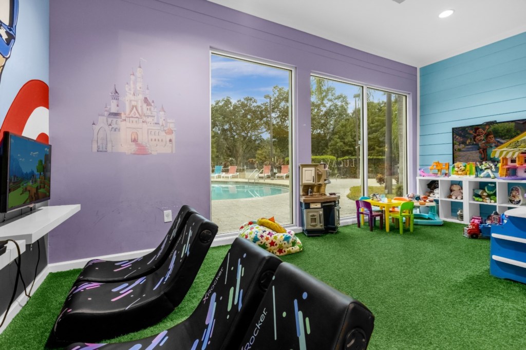 4 bedroom vacation townhouse at Lucaya Village - Image 43