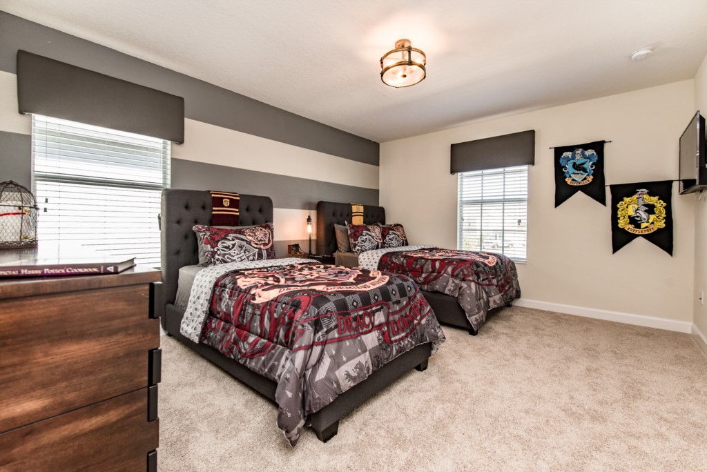 4740SleepyHollowDr-39