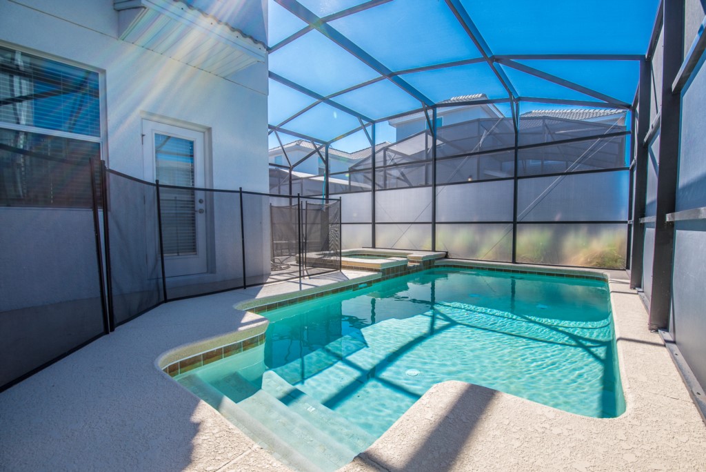 4740SleepyHollowDr-59