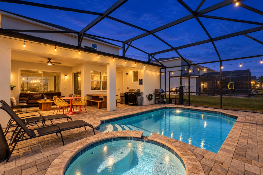 2059 Tropical Palms Circle — photo 1