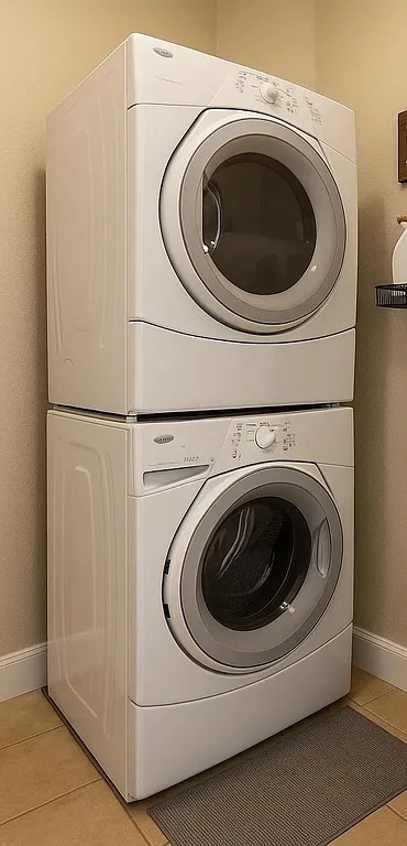 4 bedroom vacation townhouse at Lucaya Village - Image 13