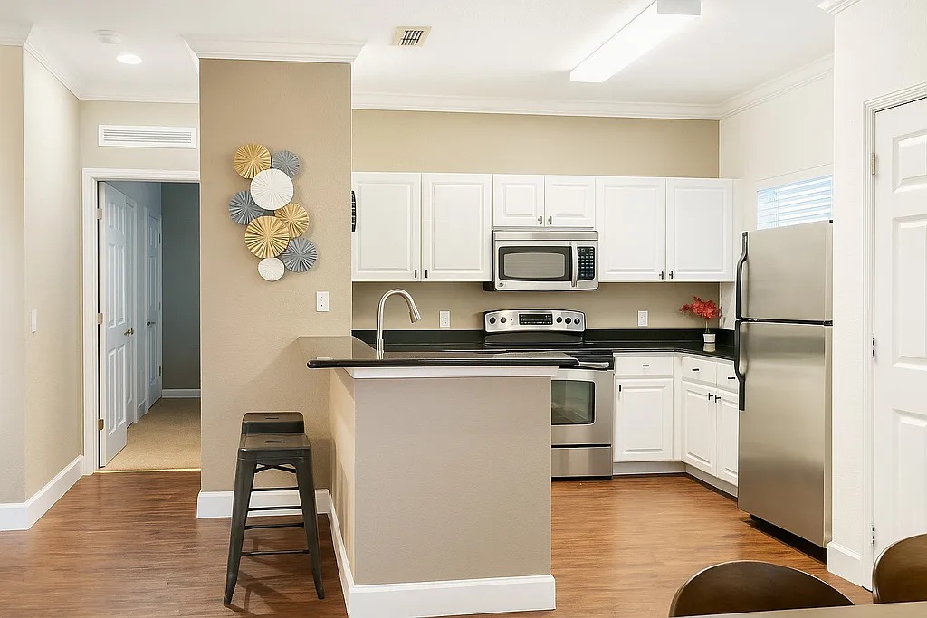 4 bedroom vacation townhouse at Lucaya Village - Image 4