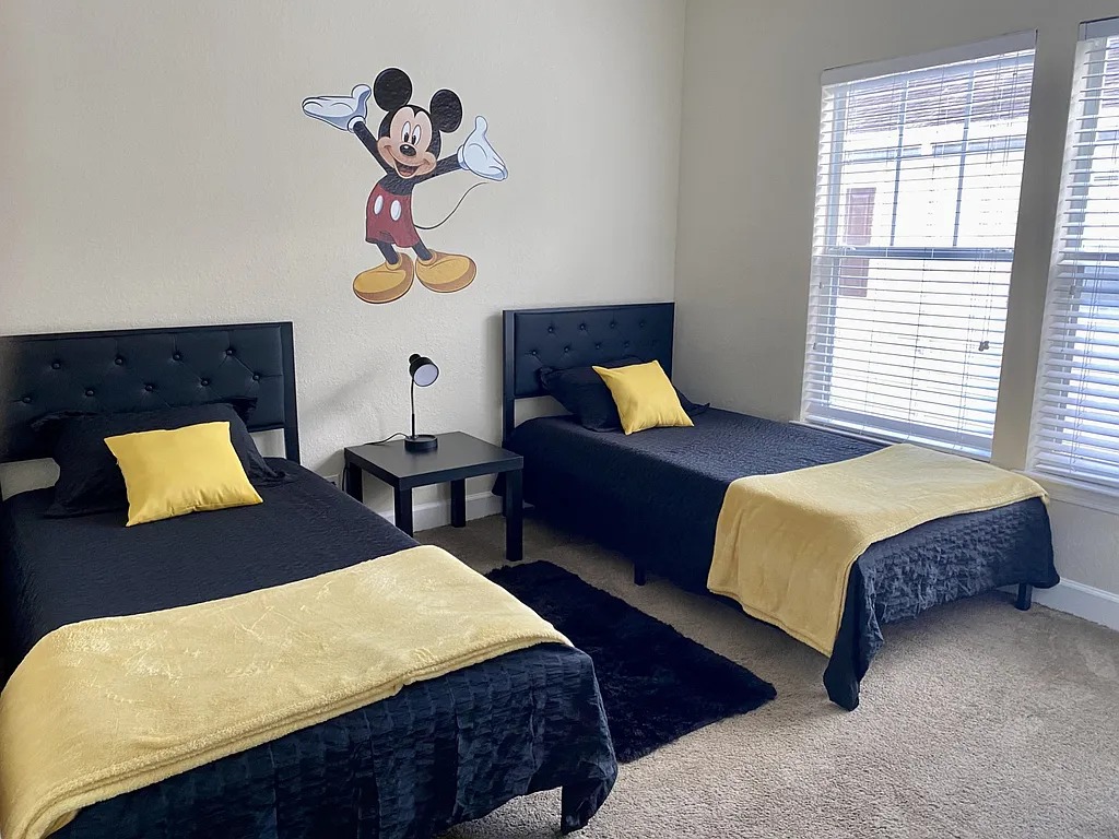 4 bedroom vacation townhouse at Lucaya Village - Image 8