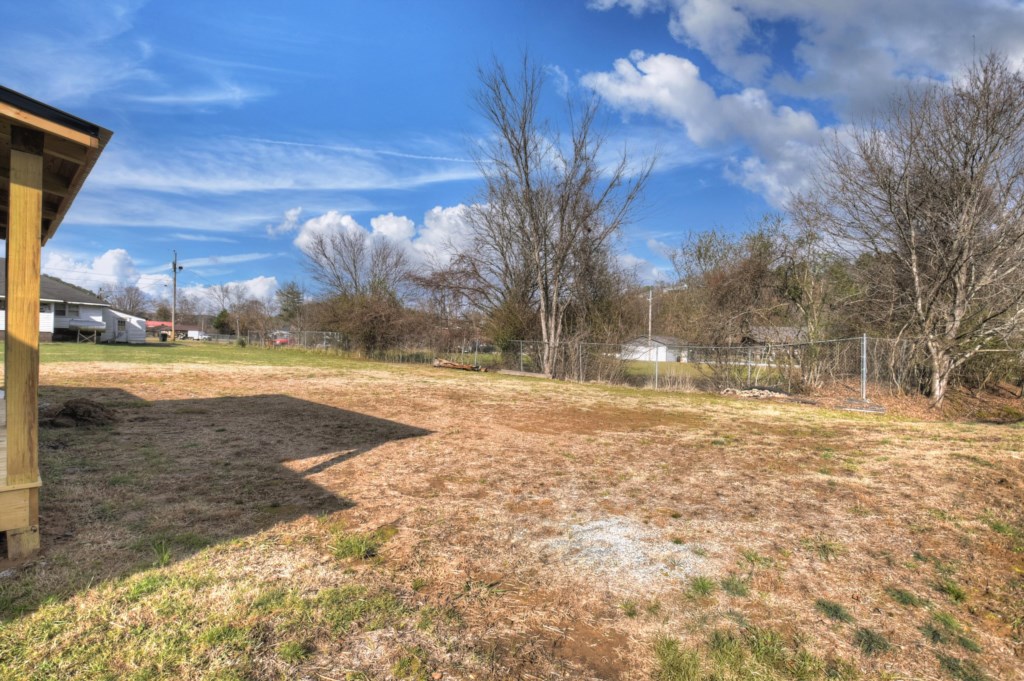 265EastTennesseeAve(17)