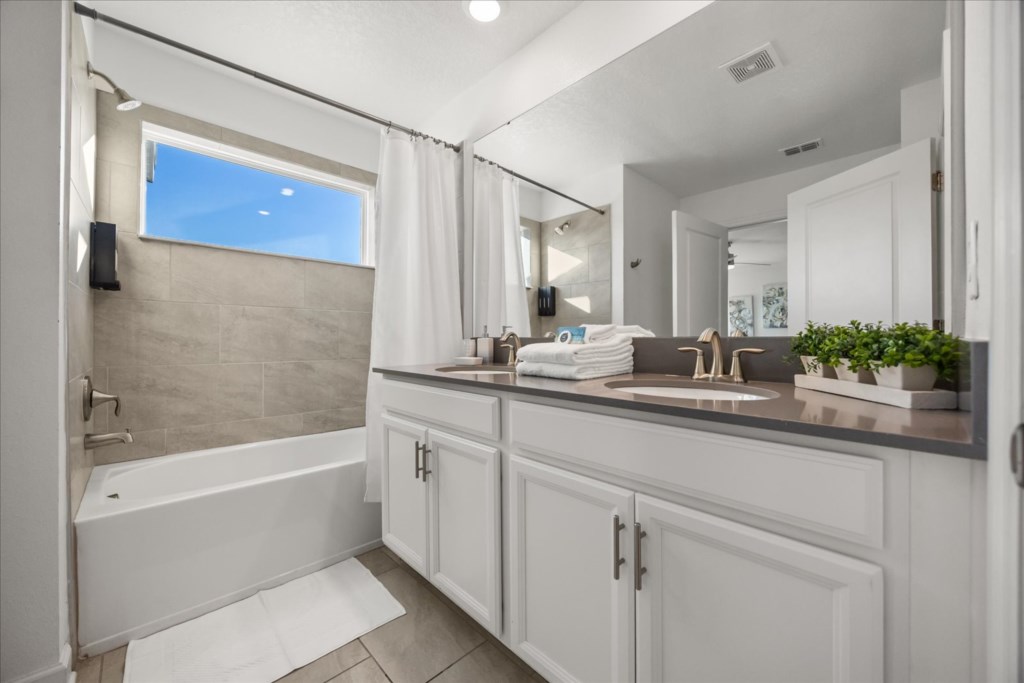 4 bedroom vacation townhouse at Storey Lake - Image 21