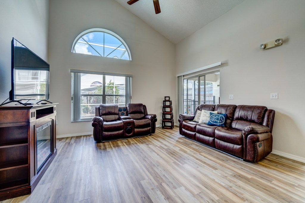 WhatsAppImage2025-12-11at13.58.11(1)