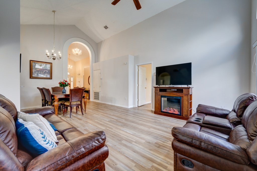 WhatsAppImage2025-12-11at13.58.14(2)