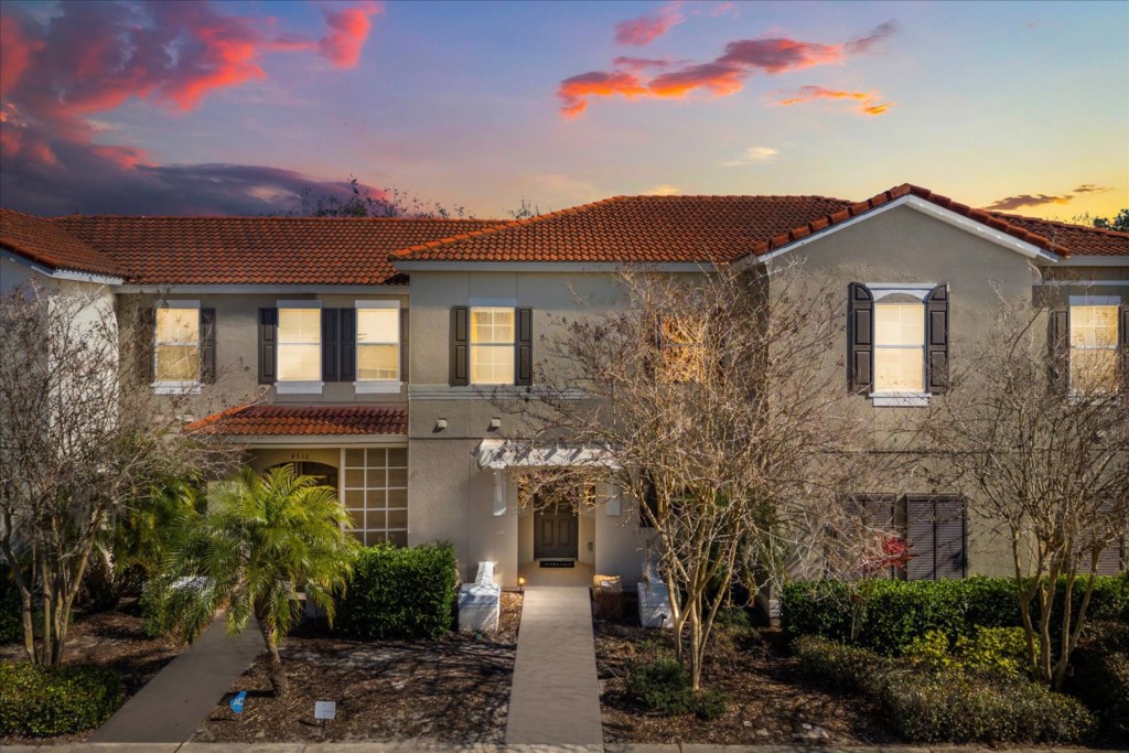 3 bedroom vacation townhouse at Bella Vida - Image 1