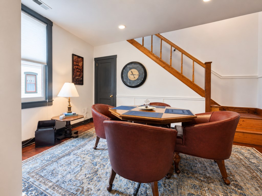 Cozy dining room with seating for 4