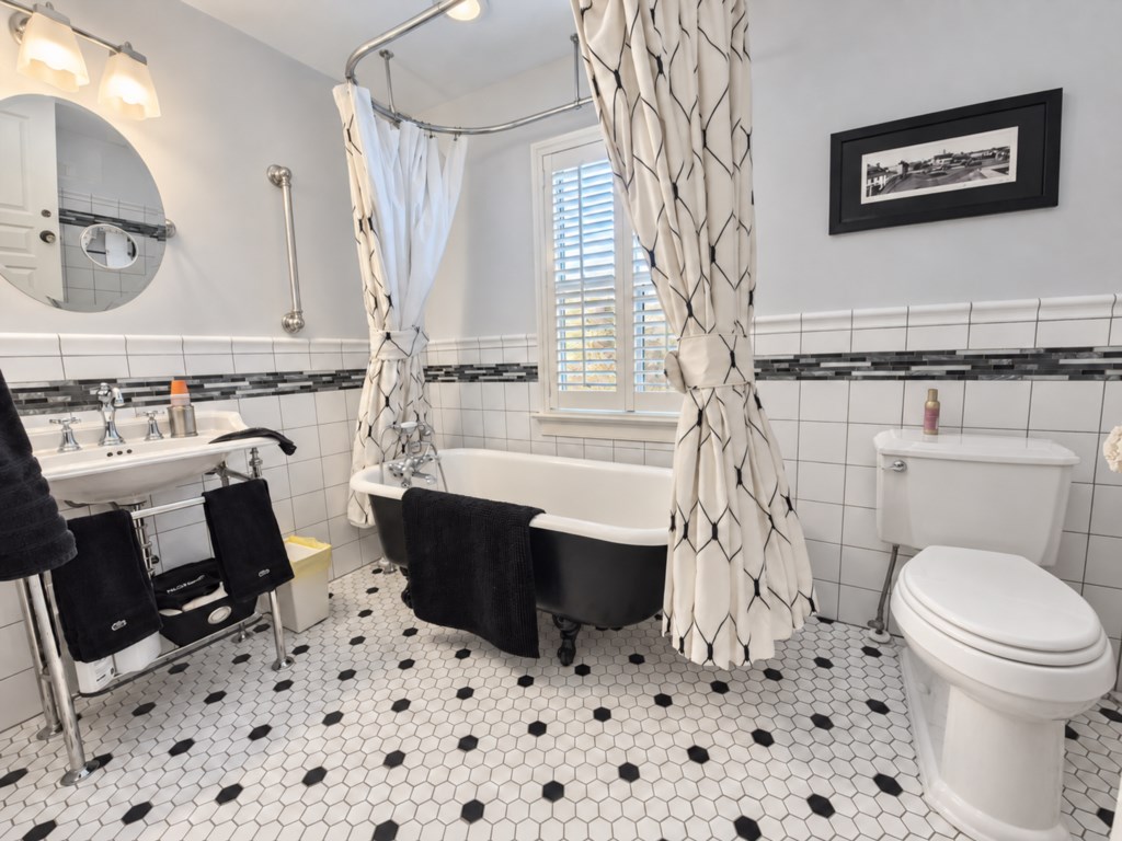 2nd fl. full bath - shared with 3rd floor bedroom guests
