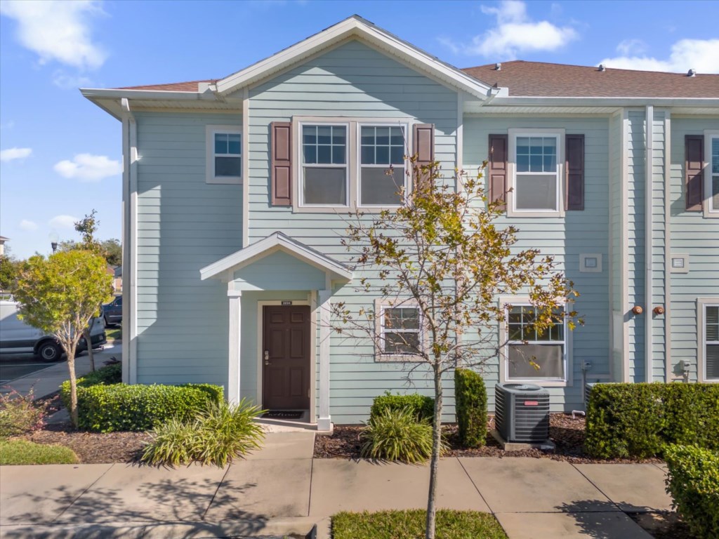 4 bedroom vacation townhouse at West Lucaya - Image 1