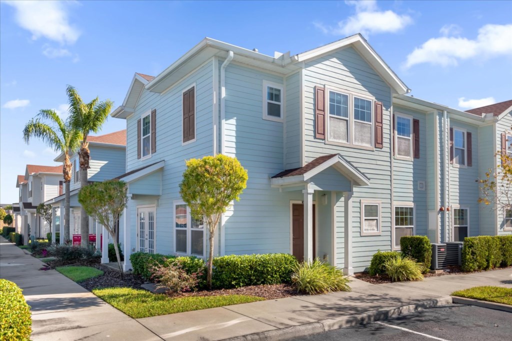 4 bedroom vacation townhouse at West Lucaya - Image 28