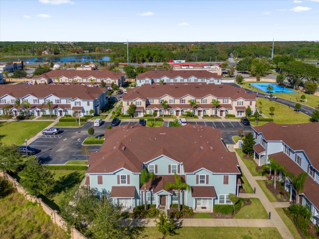 4 bedroom vacation townhouse at West Lucaya - Image 30