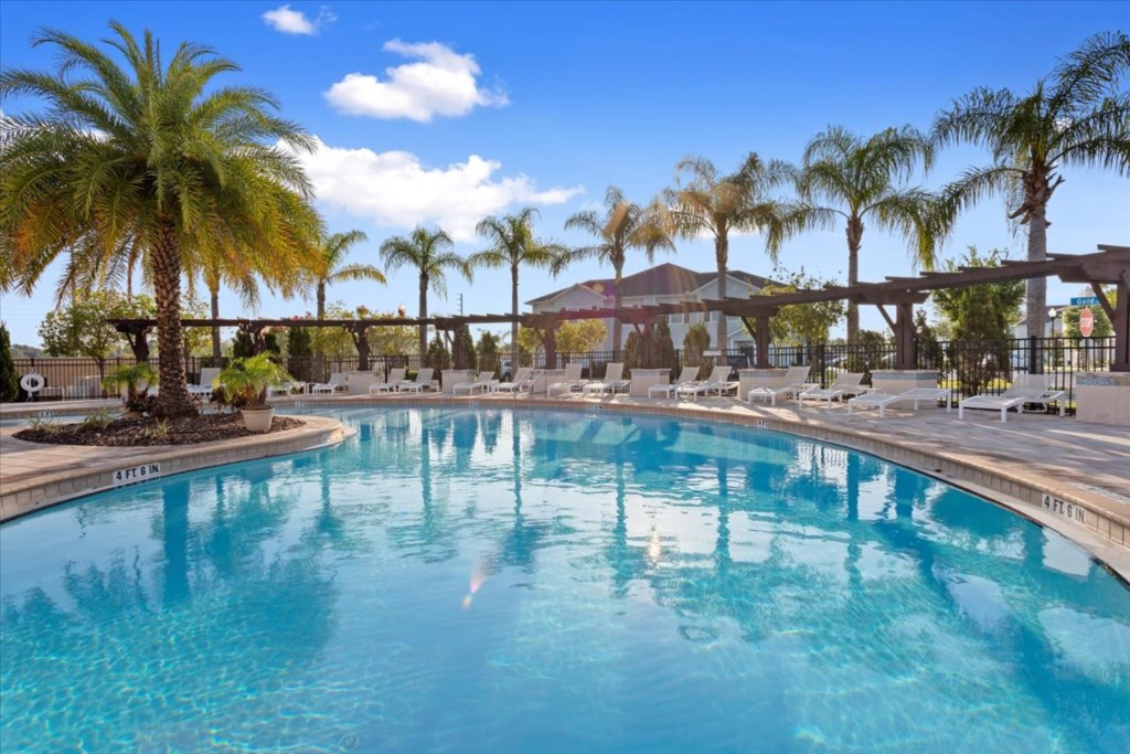 4 bedroom vacation townhouse at West Lucaya - Image 36