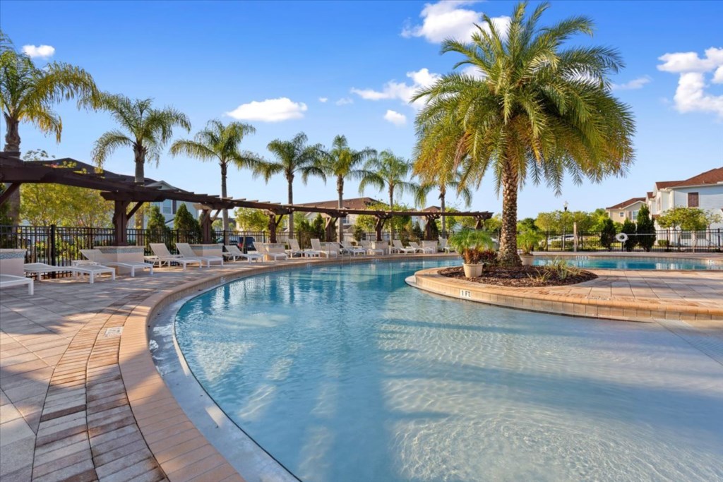 4 bedroom vacation townhouse at West Lucaya - Image 37