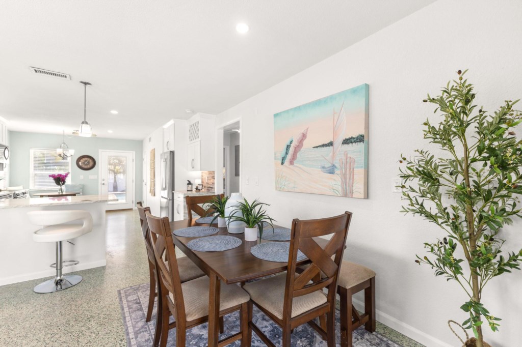 Dining for 6+ People